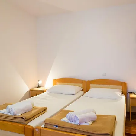 Apartman Mirta *