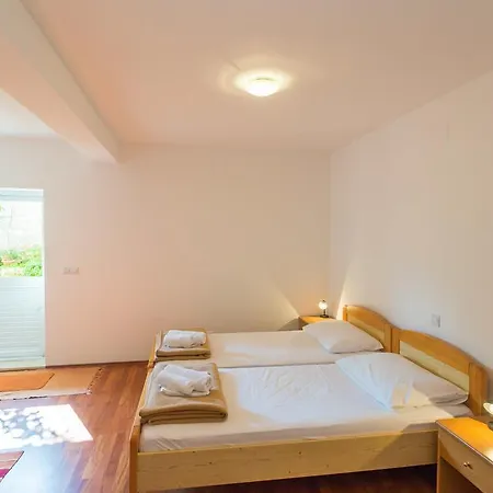 Apartment Mirta *